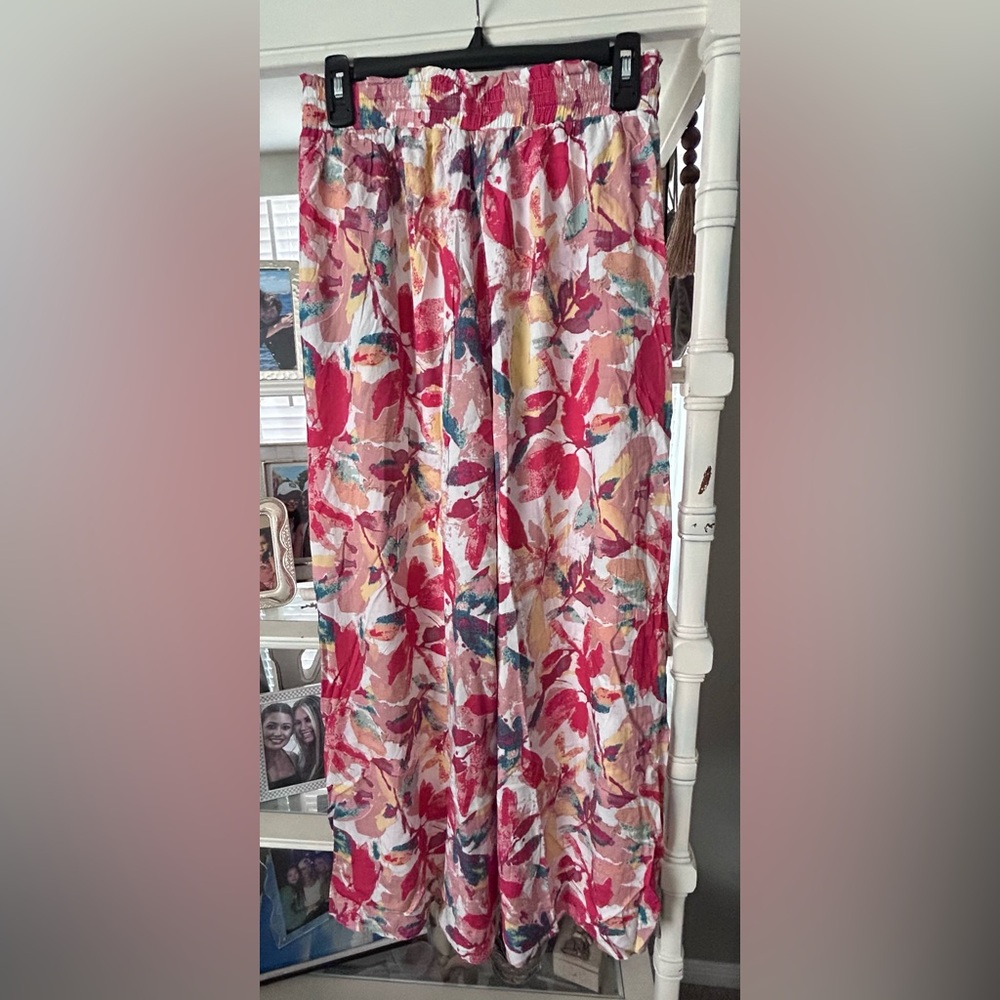 Women’s Floral Palazzo Pants - Picture 4 of 8